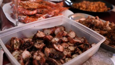 Από χταπόδι μέχρι μύδια: ιδέες για σαλάτα και θαλασσινά για τα Κούλουμα