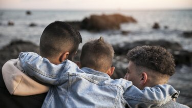 gay zeygari paidi freepik