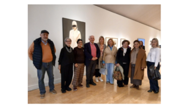 Στο Μουσείο Μπενάκη ο ιστορικός σύλλογος Ρεθυμνίων Αττικής “Το Αρκάδι” για την εικαστική έκθεση «Είσαι ότι φοράς»