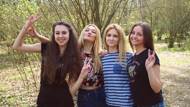 Παρέα, Φίλες, Φιλία