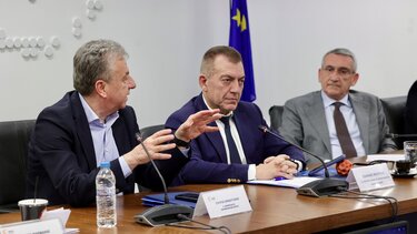 Περιφερειάρχες, ΟΠΕΚΑ