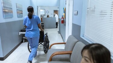 νοσηλεύτρια