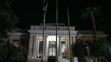 Έκτακτη σύσκεψη στο Μαξίμου για τις συνέπειες του πολέμου στη Μέση Ανατολή