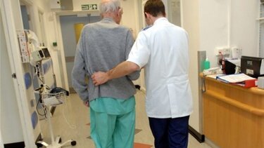 "Πετσοκόβουν" τις αποζημιώσεις μετακίνησης για τους νεφροπαθείς