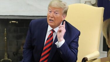 ΗΠΑ: Ο Τραμπ αστειεύτηκε σχετικά με την εγκατάσταση «πυρηνικών πυραύλων» στη στέγη του Λευκού Οίκου