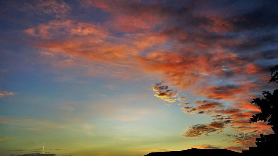 Η Ανατολή φόρεσε τα κυριακάτικά της