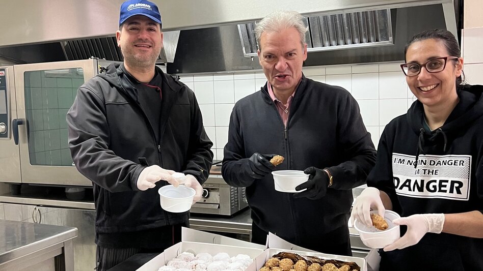 350 μερίδες φαγητού και ... αγάπη που δεν μερίζεται!