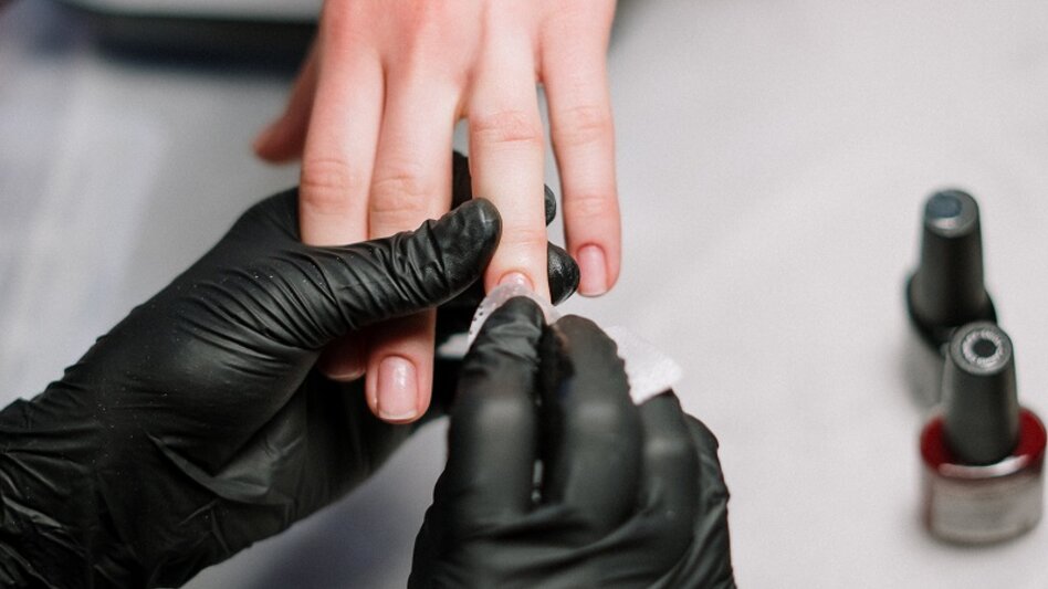 Watercolor Nails: Το πιο fun μανικιούρ της άνοιξης