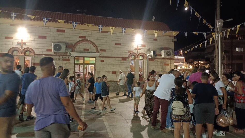 Πλήθος κόσμου και μετά τα μεσάνυχτα στην Παναγίτσα Μασταμπά