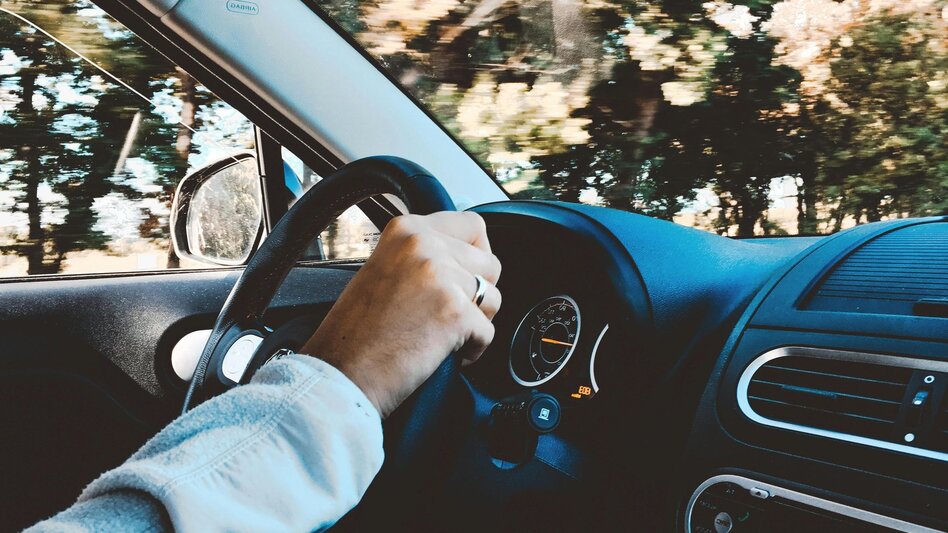 Με 300 ευρώ ανανέωσαν δίπλωμα 86χρονου με άνοια και καταρράκτη