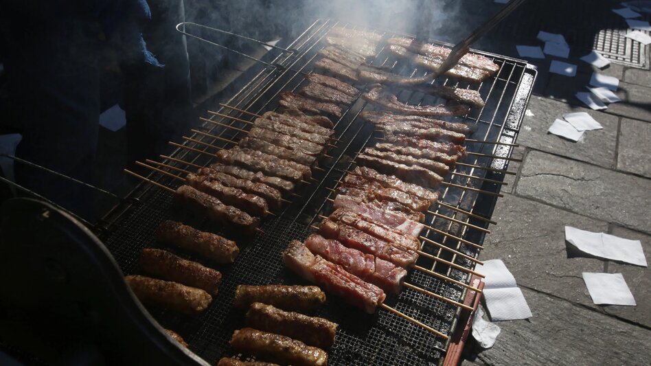 Τσικνοπέμπτη: «Να ακυρωθούν οι αντιεκπαιδευτικοί εορτασμοί στα σχολεία»