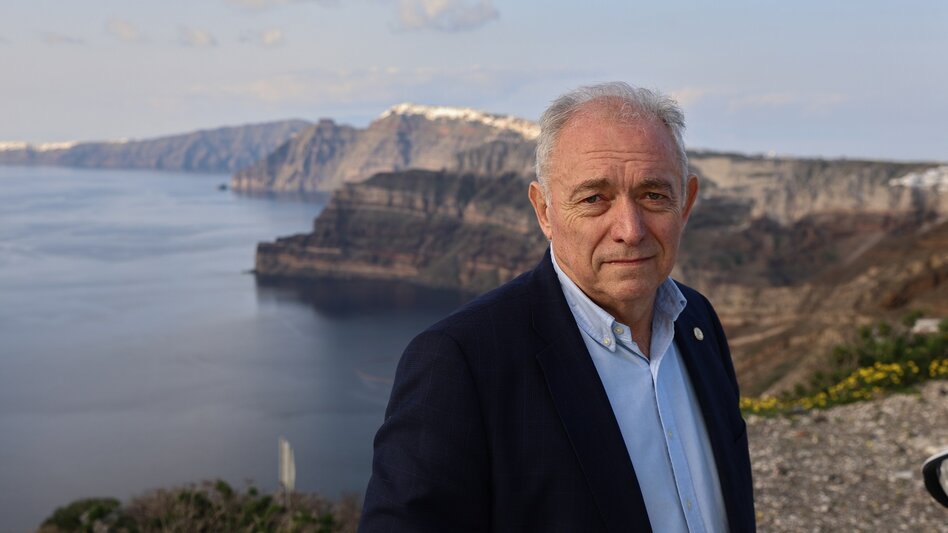 Λέκκας: «25.000 σεισμοί μέσα σε έναν μήνα στη Σαντορίνη - Ευτυχώς οι βροχές την άφησαν ανέπαφη»