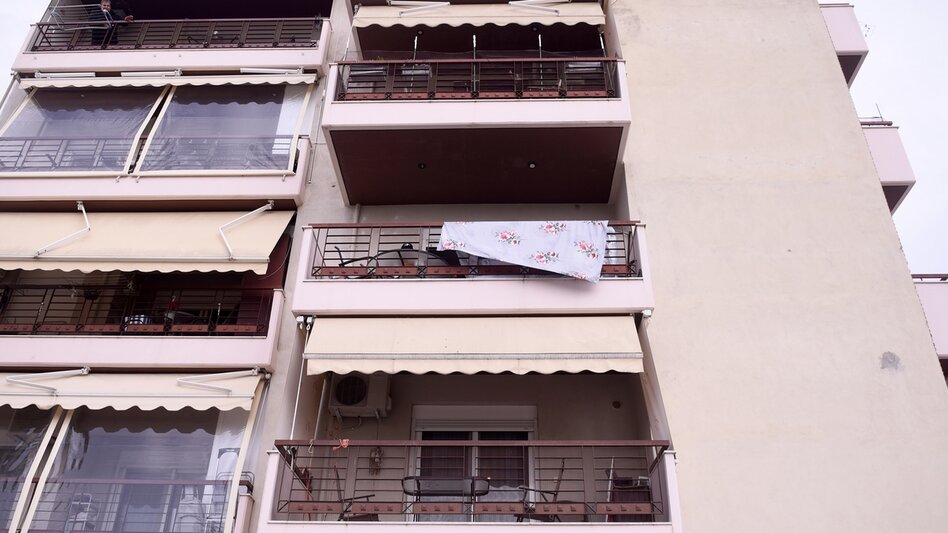 Γυναικοκτονία Σίνδος: Από ακατάσχετη αιμορραγία ξεψύχησε η 44χρονη που δολοφονήθηκε άγρια από τον σύζυγό της