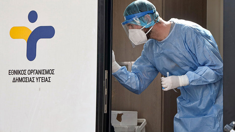 ΕΟΔΥ: Μειωμένοι οι θάνατοι από γρίπη και COVID-19 τις δύο τελευταίες εβδομάδες