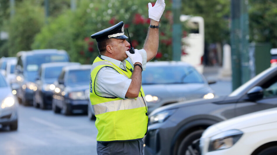 Νέος ΚΟΚ: Η χρήση προστατευτικού κράνους στο επίκεντρο των ελέγχων της ΕΛΑΣ