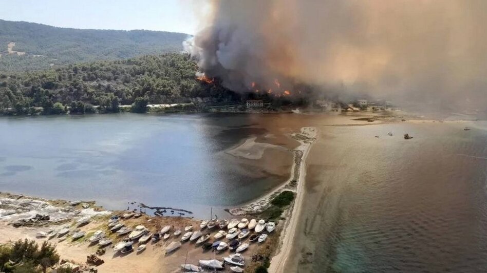 Χαλκιδική: Χωρίς ενεργό μέτωπο η πυρκαγιά στη Βουρβουρού