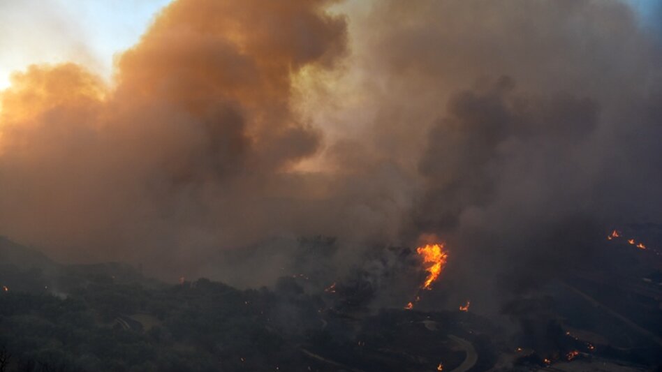 Πυρκαγιές: Ο καπνός είναι 14 φορές πιο θανατηφόρος απ’ όσο πιστεύαμε μέχρι σήμερα