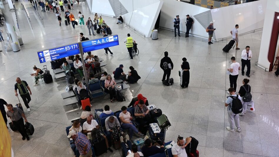 Ρεκόρ επιβατικής κίνησης για τον Διεθνή Αερολιμένα Αθηνών το 2025