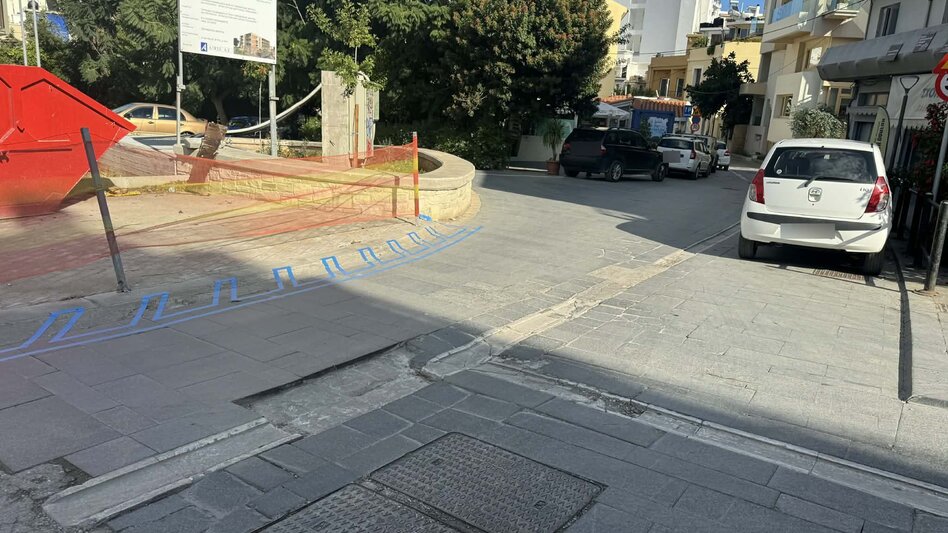 Νέοι κυβόλιθοι από μπετόν στην Ταξιάρχου Μαρκοπούλου - Πότε ξεκινούν τα έργα