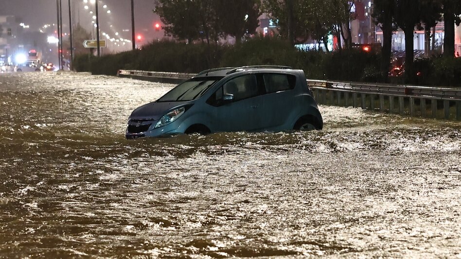 Κακοκαιρία: «Πνίγεται» η Αττική - Ποτάμια οι δρόμοι, εγκλωβισμένοι οι οδηγοί