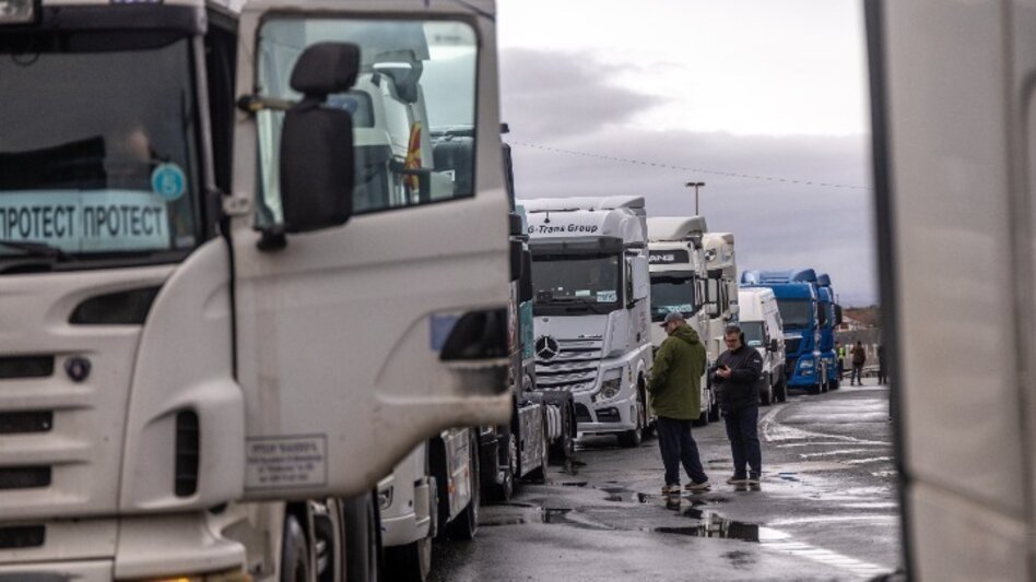 Τέλος στους αποκλεισμούς των συνόρων από Σέρβους οδηγούς φορτηγών