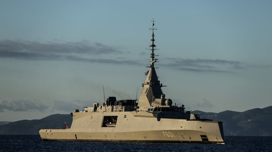 Στην Κύπρο οι φρεγάτες Κίμων και Ψαρά - Οδηγία των ΗΠΑ για απομάκρυνση διπλωματικού προσωπικού από τη Μεγαλόνησο