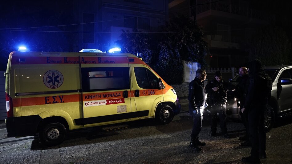 Φονική κακοκαιρία σαρώνει τη χώρα - Μια γυναίκα νεκρή στη Γλυφάδα