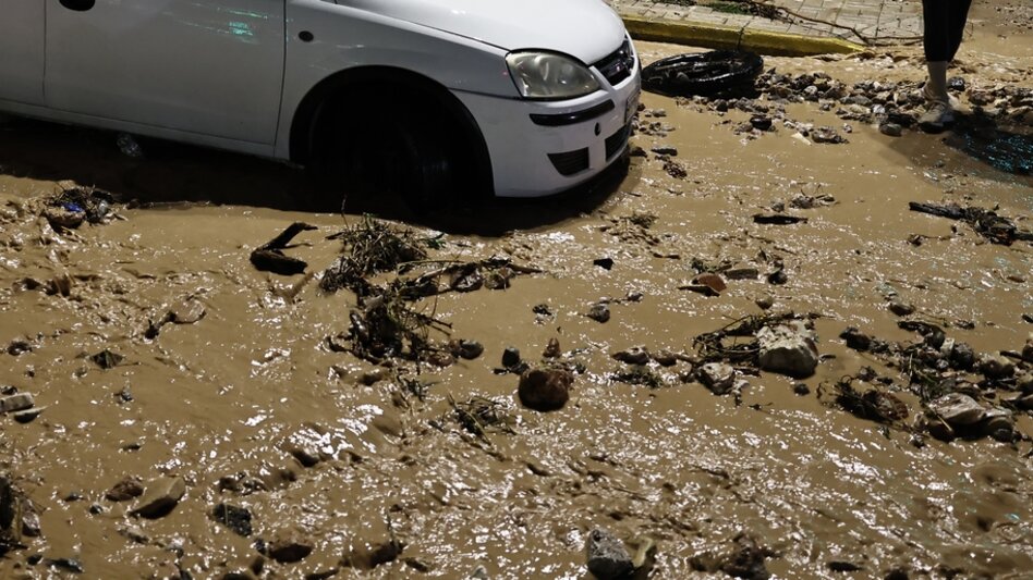 Νεκρή γυναίκα στη Γλυφάδα από την κακοκαιρία