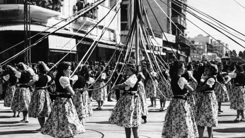 1950: Όταν το Ηράκλειο φόρεσε τα αποκριάτικά του: Το καρναβάλι που άλλαξε την πόλη