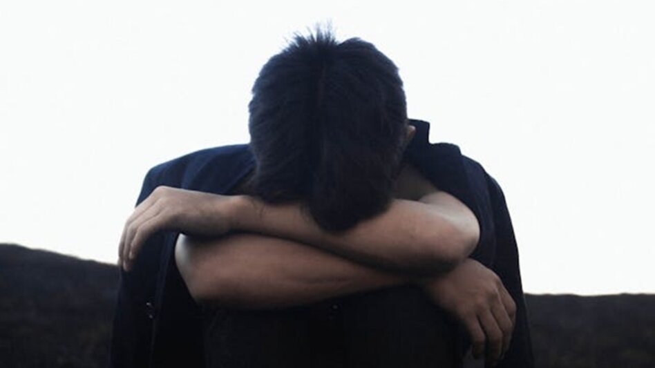 Στιγμές αγωνίας στα Χανιά – Αστυνομικοί έσωσαν νεαρό που ήθελε να δώσει τέλος στη ζωή του