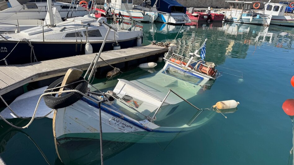 Ηράκλειο: Έμπασε νερά το παλιό καϊκι και βυθίστηκε
