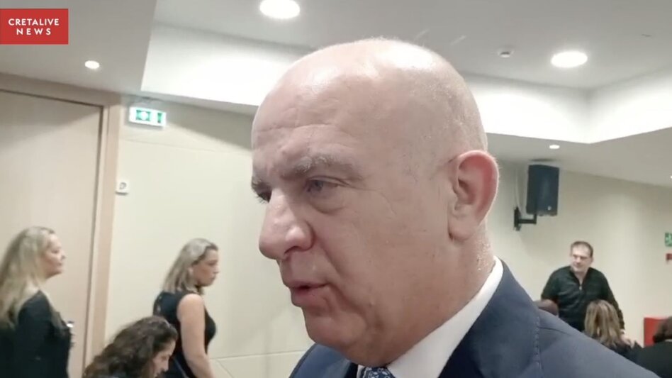 "Προσδεθείτε, θα έχουμε...αναταράξεις" - Τι είπε ο Διοικητής του ΕΦΚΑ από το Ηράκλειο