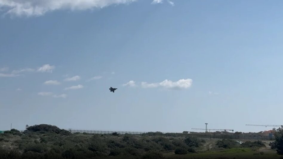 Συναγερμός στην Κύπρο: Εκκενώνεται το αεροδρόμιο της Πάφου - Οι φρουροί της Επανάστασης προειδοποιούν για βαλλιστικούς