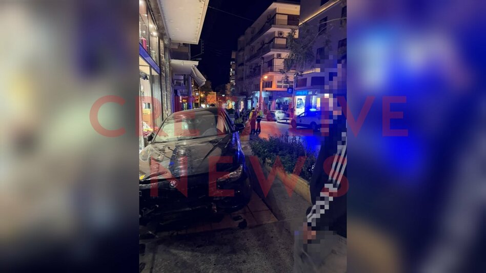Ηράκλειο: Αυτοκίνητο παρέσυρε 27χρονη και «καρφώθηκε» σε βιτρίνα καταστήματος - Φωτογραφίες