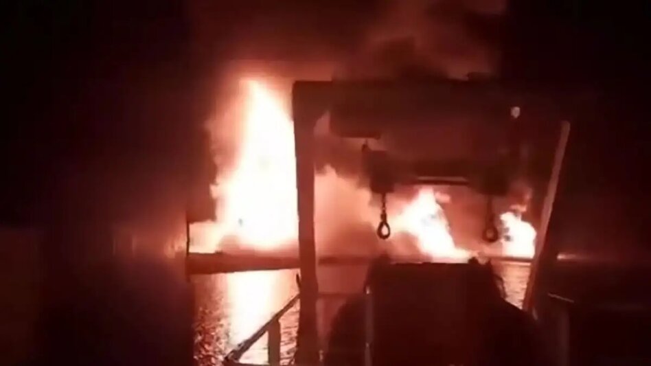 Πόλεμος στη Μ. Ανατολή: Η στιγμή που πύραυλοι και drones πέφτουν δίπλα σε ελληνικό πλοίο στον Περσικό Κόλπο - Βίντεο