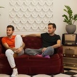 Ένα μεσημέρι στο Λέντα μεταφέρεται επί σκηνής, από τα αδέλφια Καλογεράκη!