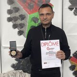 Παγκόσμια διάκριση για κρητικό εφευρέτη - Έφτιαξε Κύβο Ρούμπικ για τυφλούς 