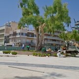 Απομακρύνονται οι πυλώνες ηλεκτροφωτισμού από την πλατεία Ελευθερίας (video)