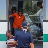 Από τους Καλούς Λιμένες στο Ηράκλειο οι μετανάστες