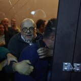 Χάος στο συνέδριο του ΣΥΡΙΖΑ: Λιποθυμίες, σπρωξίματα και «σόου» από τον Κασσελάκη