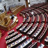 Βουλή: Υπερψηφίστηκε το φορολογικό νομοσχέδιο - Νέες μειώσεις φόρων και αυξήσεις αποδοχών