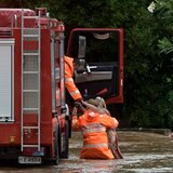  Προβλήματα από τις ισχυρές καταιγίδες στην Πρέβεζα - Τρεις υπερήλικες απεγκλώβισε η πυροσβεστική