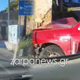 Αγροτικό καρφώθηκε σε τοίχο - Τροχαίο στον δρόμο της Αγιάς 