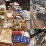 Αποκόρωνας: Έτοιμος για "πόλεμο" και με ενάμιση κιλό κοκαΐνη, ο 36χρονος - Δείτε το "ντου" των αστυνομικών