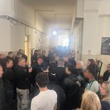 Κύμα οργής για την άγρια κακοποίηση του Άγγελου - Χαοτική κατάσταση στα Δικαστήρια Ηρακλείου - Βίντεο και φωτογραφίες