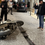 Ξεχαρβαλωμένες σχάρες 1821: Ατύχημα για μια μηχανή το βράδυ της Παρασκευής