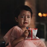 Βόλος: Τρίχρονη πήγε στο σχολείο με μώλωπες, συνελήφθησαν η 20χρονη μητέρα και ο σύντροφος της 