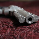 Ηράκλειο: άνοιξε πυρ κατά 17 ανηλίκων στην πλατεία του χωριού επειδή τον χλεύαζαν