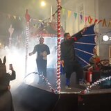 Ρεθεμνιώτικο Καρναβάλι 2025: Κέφι και ξεφάντωμα στην νυχτερινή παρέλαση - Φωτογραφίες και βίντεο