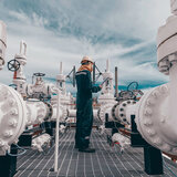 Άλμα στα 70 ευρώ κάνει το φυσικό αέριο - Εκρηκτικό κλίμα στη αγορά μετά τις επιθέσεις σε ενεργειακές εγκαταστάσεις στο Κατάρ